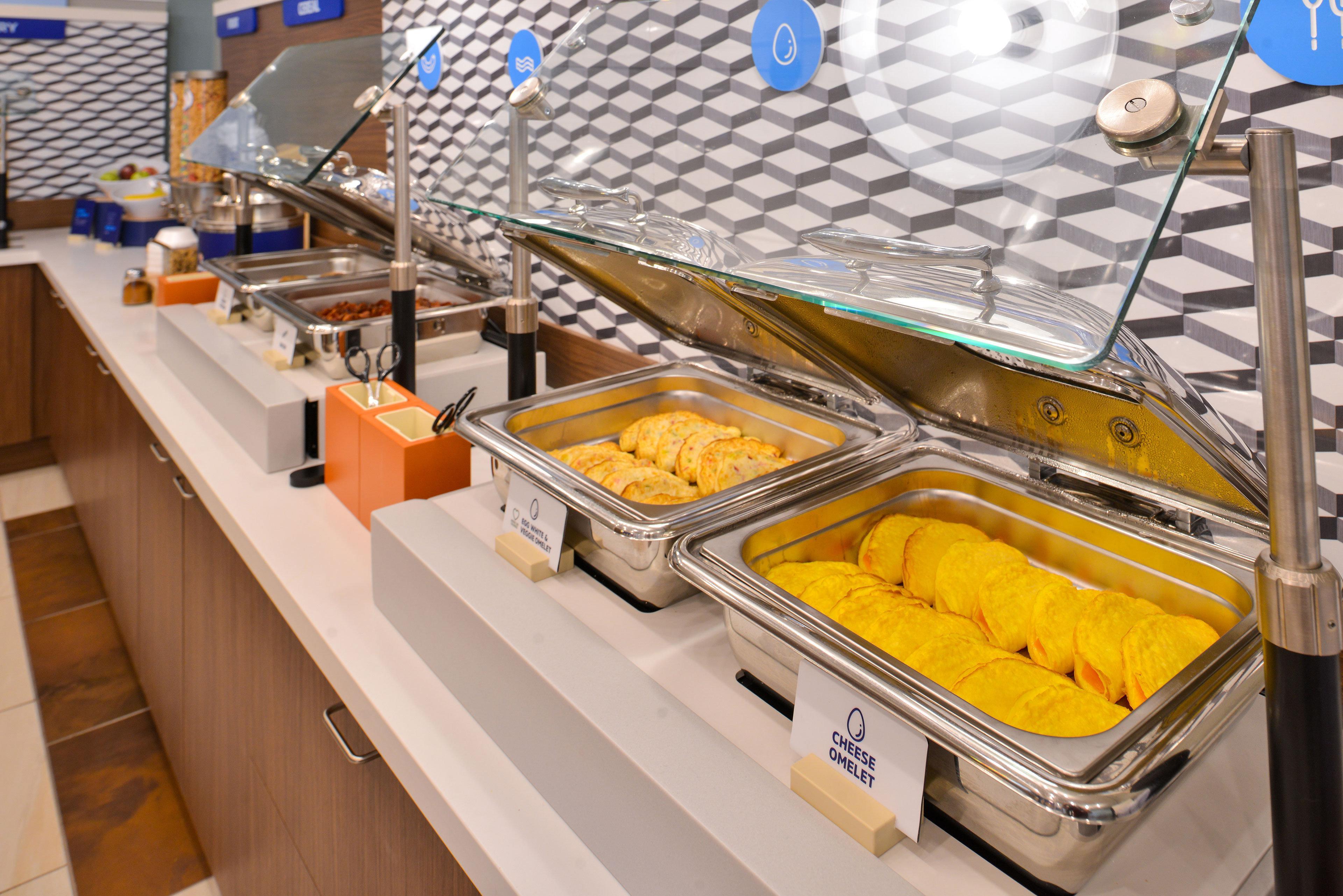 Holiday Inn Express & Suites Logan By Ihg Exteriör bild