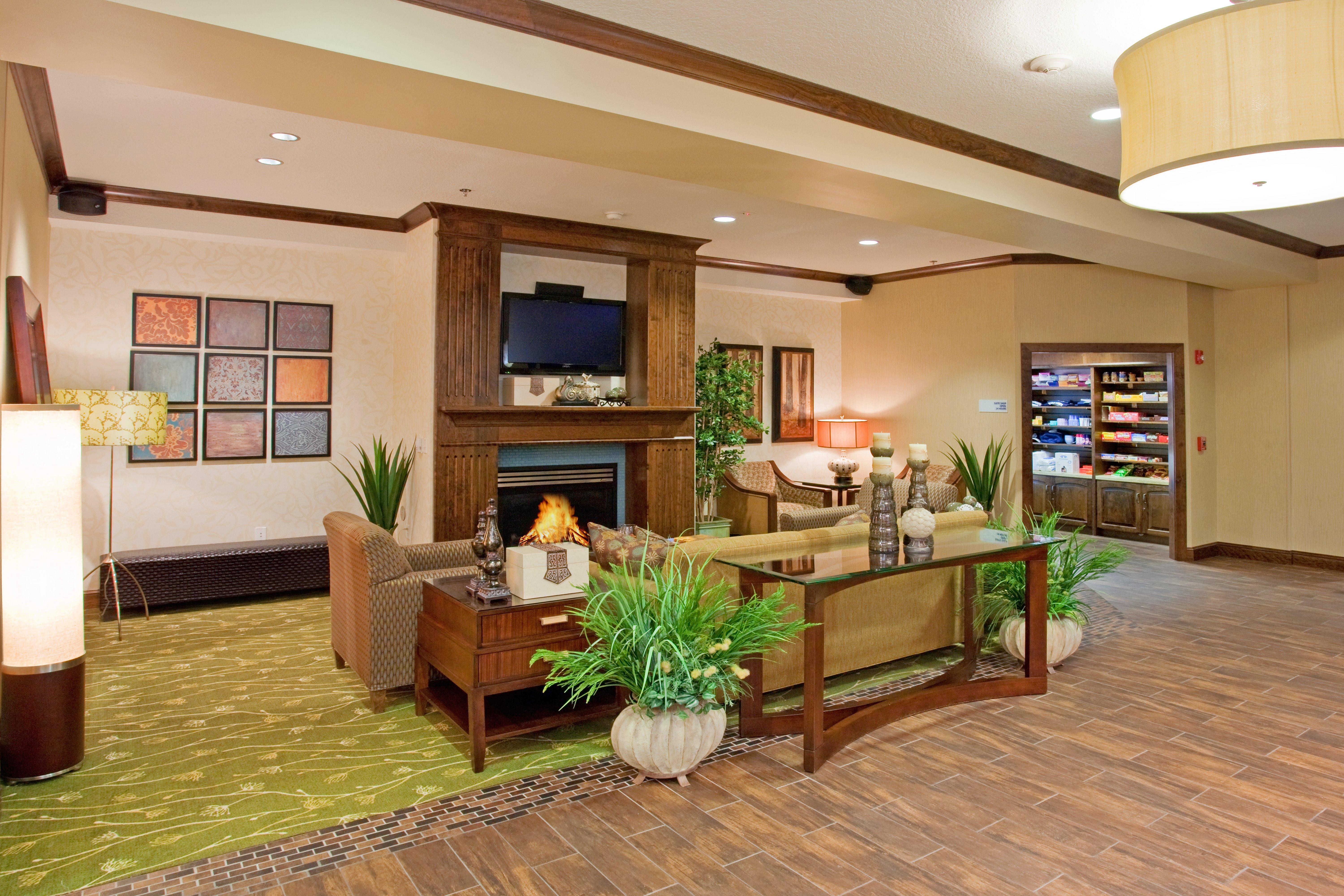 Holiday Inn Express & Suites Logan By Ihg Exteriör bild